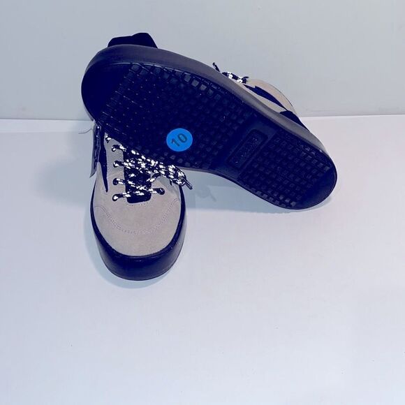 Nwt Greats platform hiking boots w/ reflective laces - Picture 4 of 6